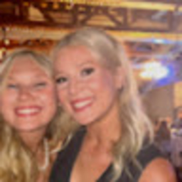 Meet your Posher, Julia - Picture 1 of 1